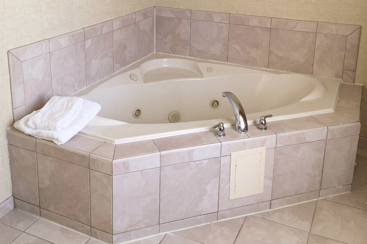Corner Whirlpool Tub in a Suite at the Hampton Inn Brattleboro, VT.