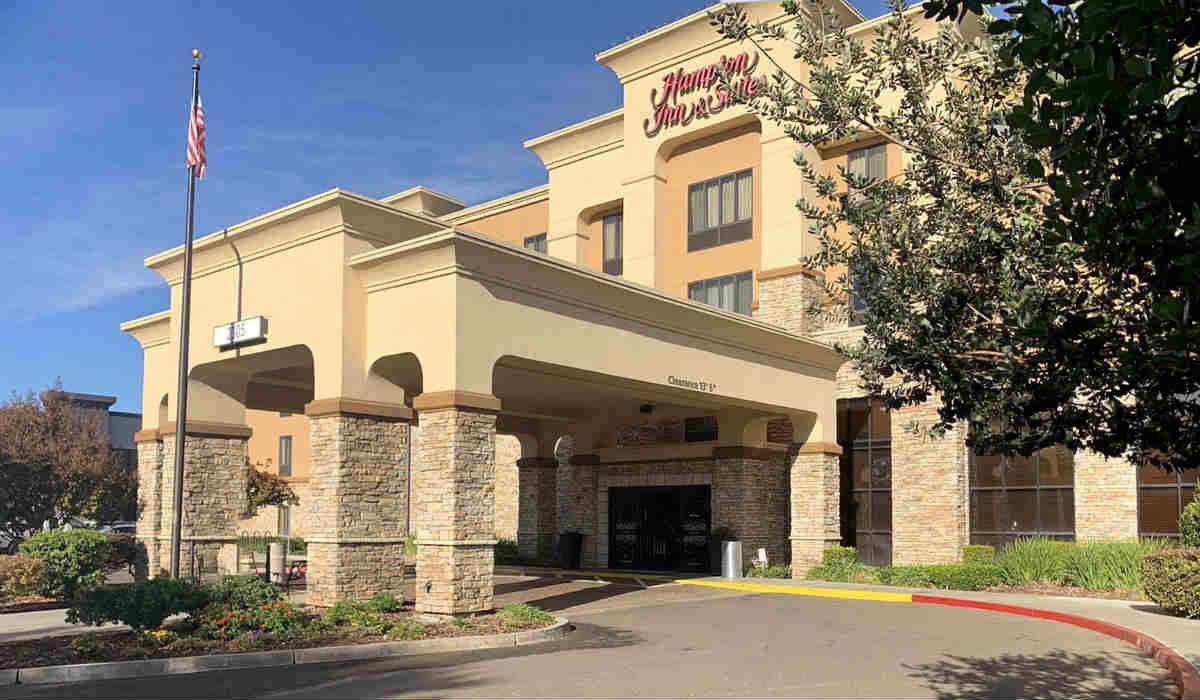 Hampton Inn Hotel with Whirlpool Suites in Sacramento, California