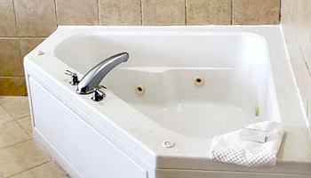 hotels in hinesville ga with jacuzzi