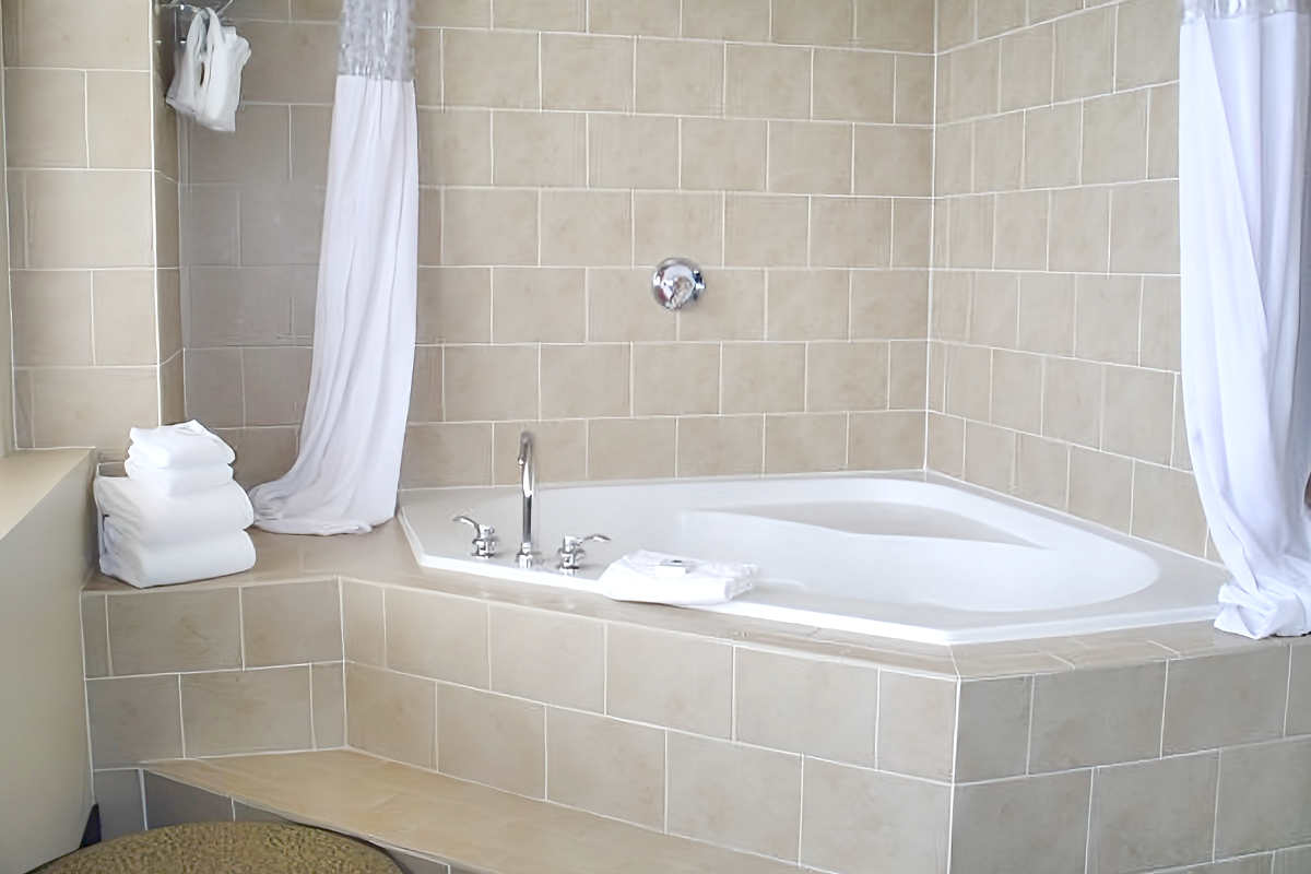 Whirlpool Suite at the Hampton Inn, Ogden Utah