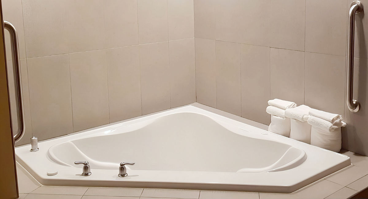 Whirlpool Tub Large Enough for 2 People in a Suite at Hampton Inn Turnersville, near Philadelphia PA