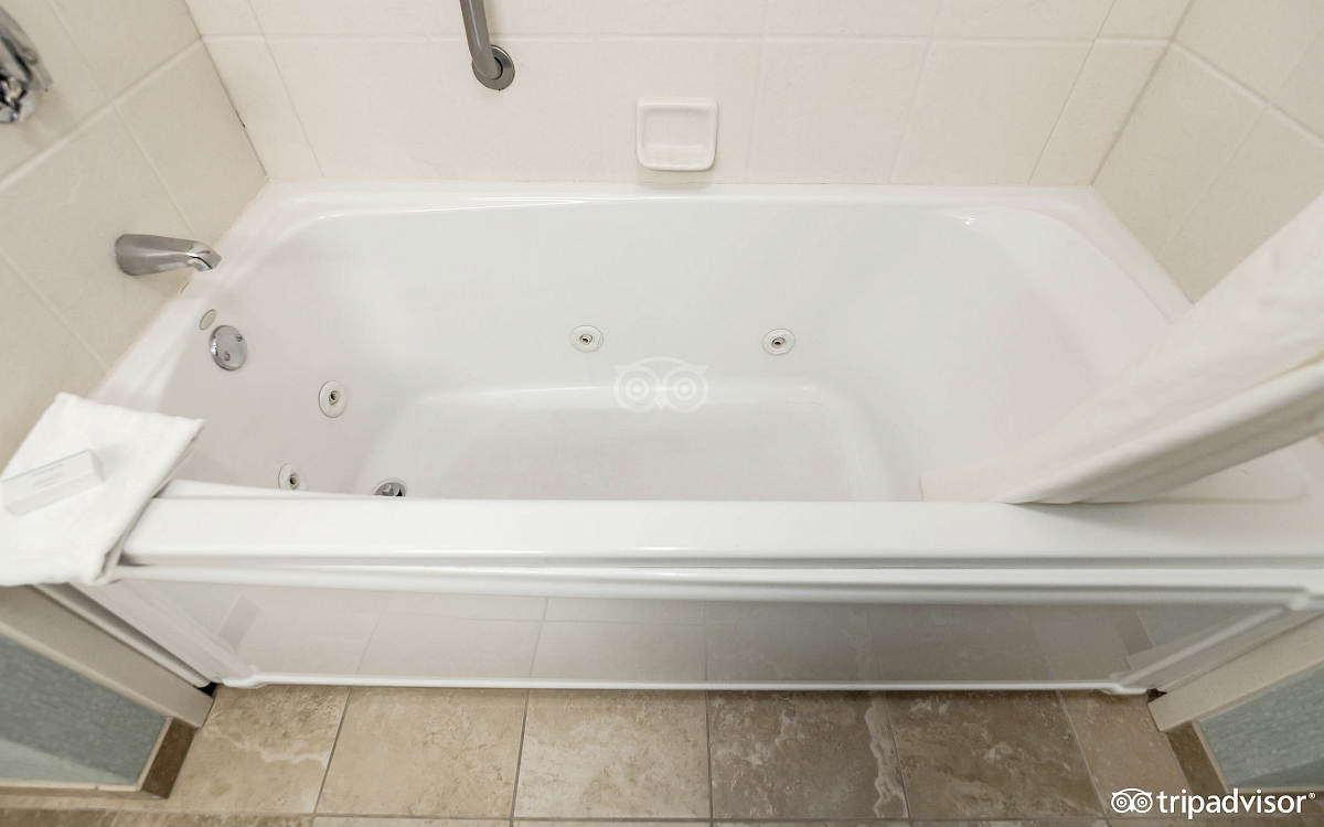 Whirlpool Tub, Hampton Inn Rehoboth Beach, Delaware