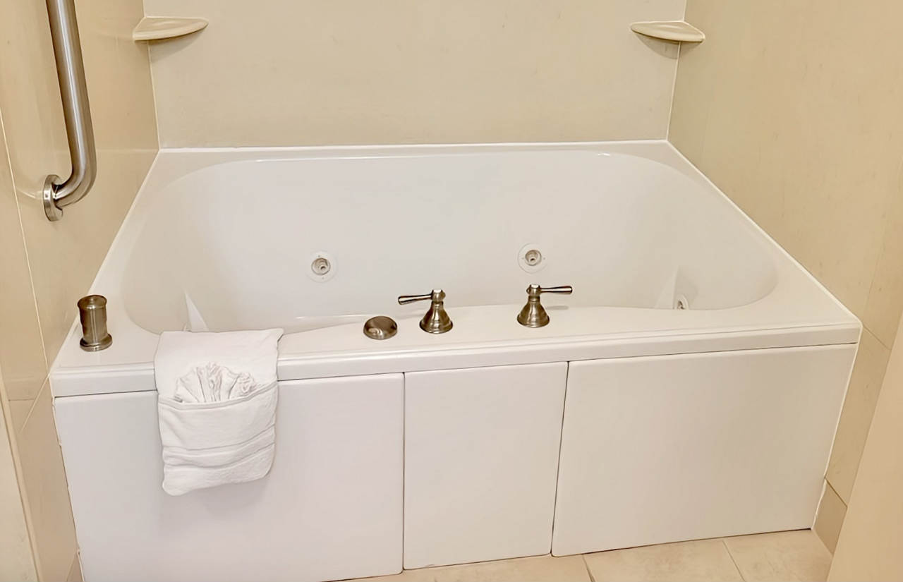 In-Room Whirlpool Tub Large Enough for 2 Persons in a Suite at at the Hampton Inn, Youngstown Ohio