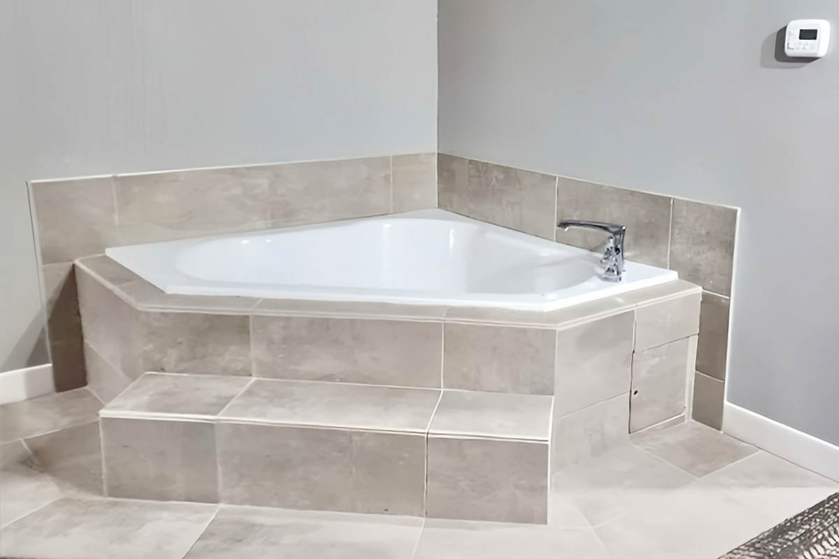 In-Room Hot Tub, Hawthorn Suites by Wyndham Oklahoma City Airport