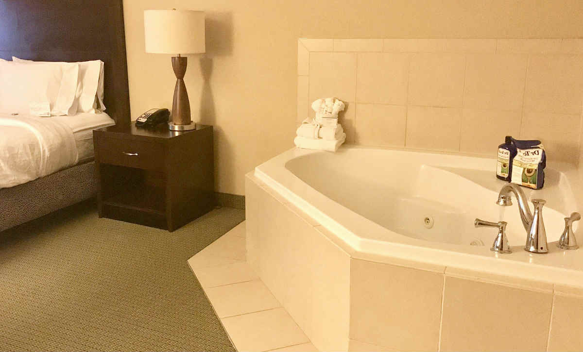 Hotel Hot Tub Suites Private InRoom Jetted Spa Tub Suites Near You