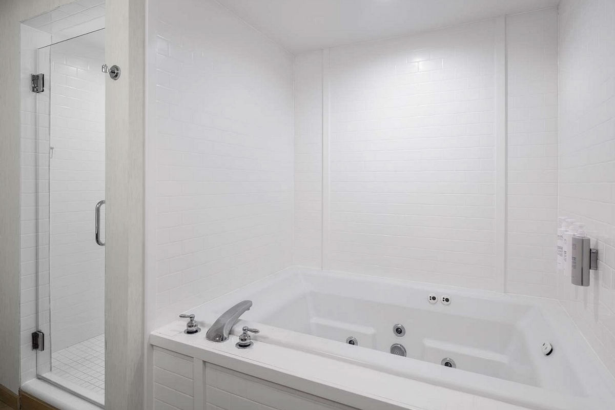 Whirlpool Suite at the Hampton Inn Charleston North, SC.