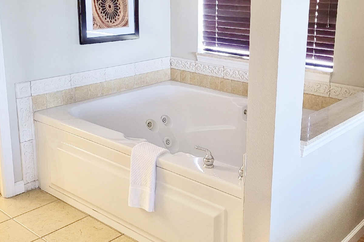 Whirlpool Suite, Hilton Grand Vacations Tuscany Village, Orlando FL Whirlpool Suite, Hilton Grand Vacations Tuscany Village, Orlando FL