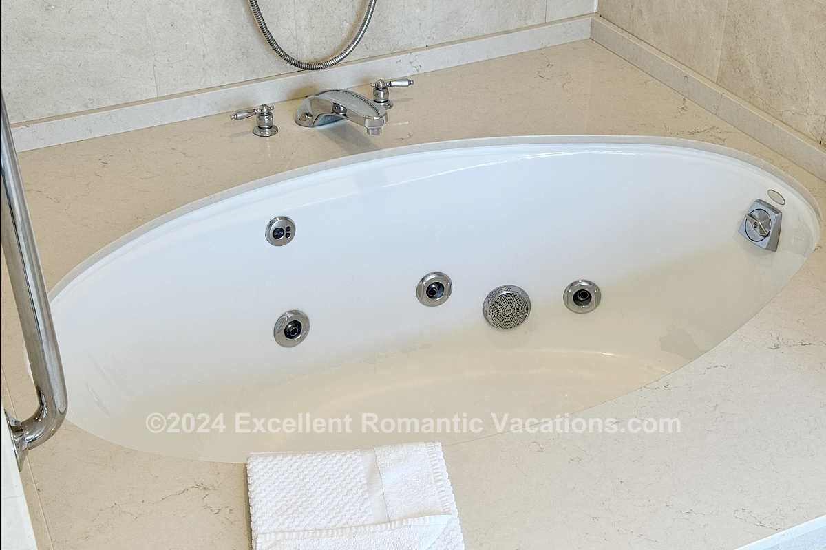 Master Bath Whirlpool Tub - Hilton Hotel, Mystic, CT