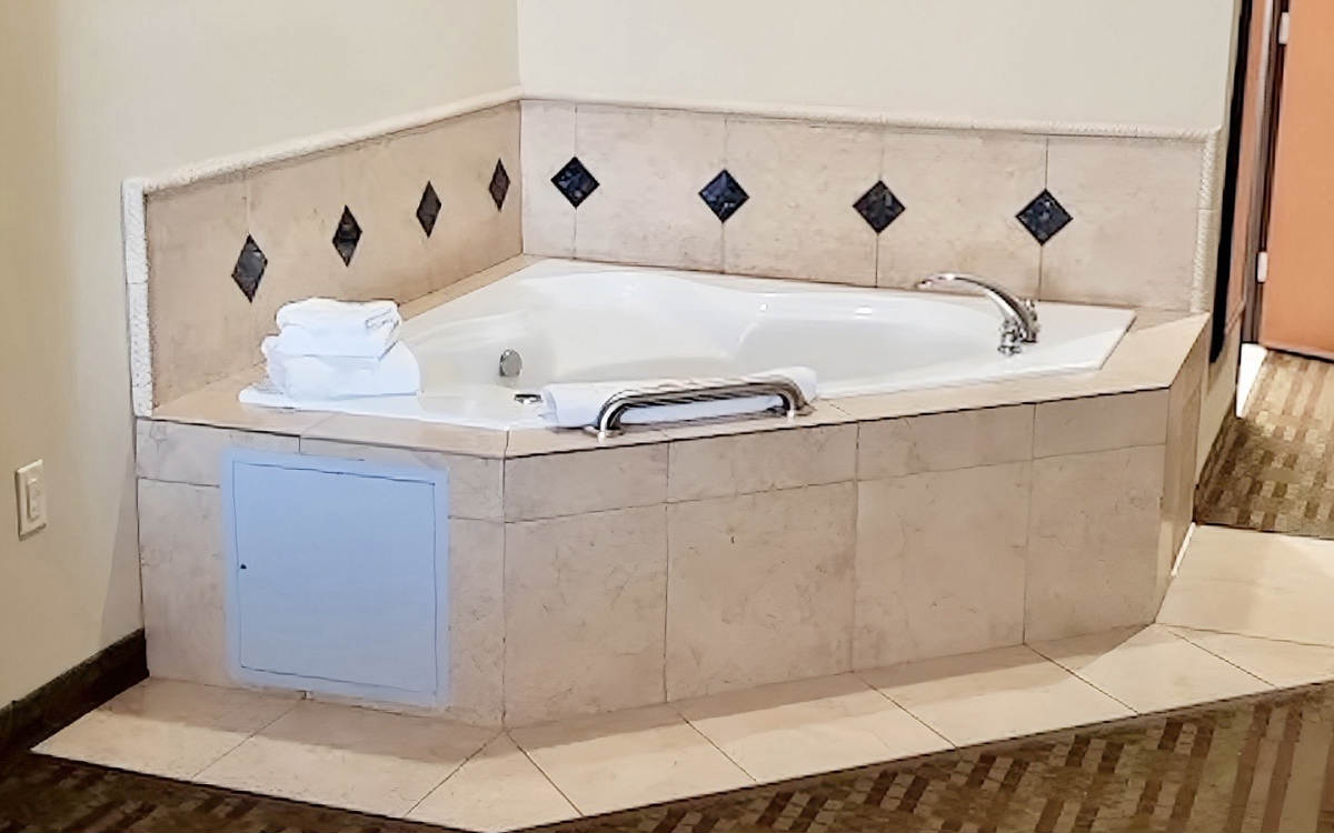 In-Room Corner Spa Tub in a Suite at the Holiday Inn Austin North - Round Rock in Austin, Texas