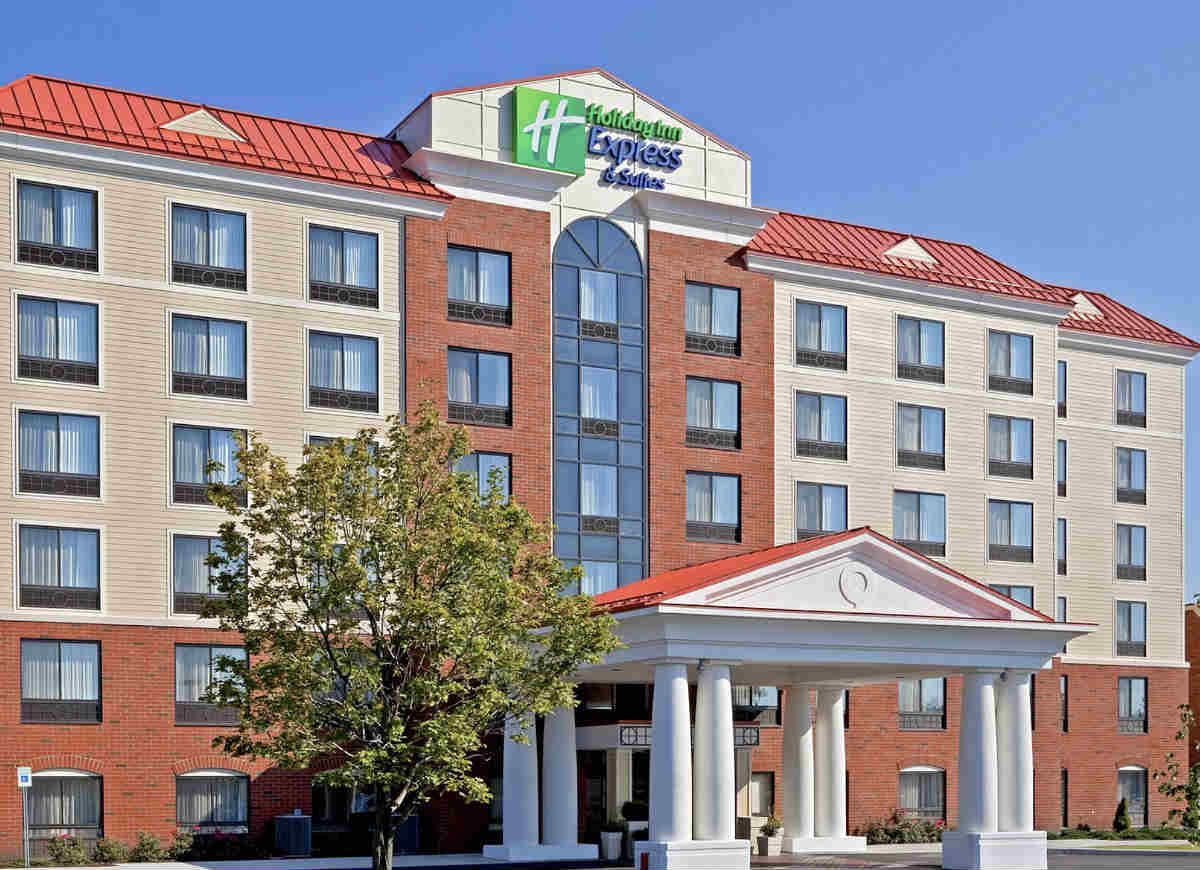 View of the Front of the Holiday Inn Albany Airport Area