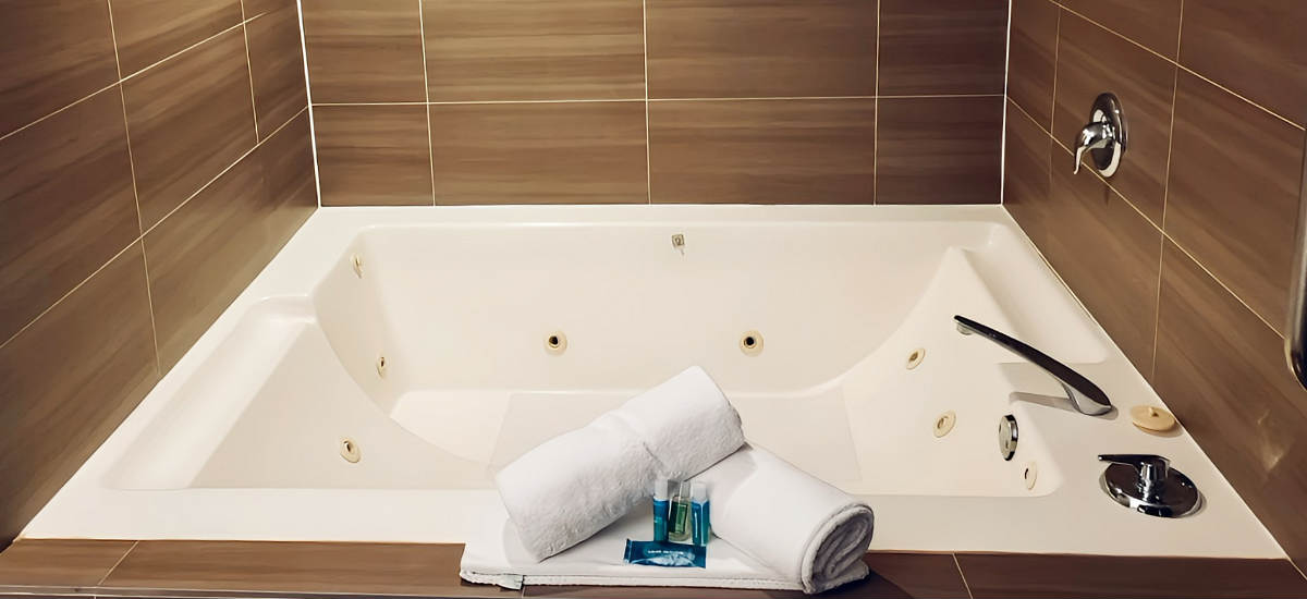 Beautiful In-Room Jetted Tub for 2 at the Holiday Inn Express, Bakersfield CA