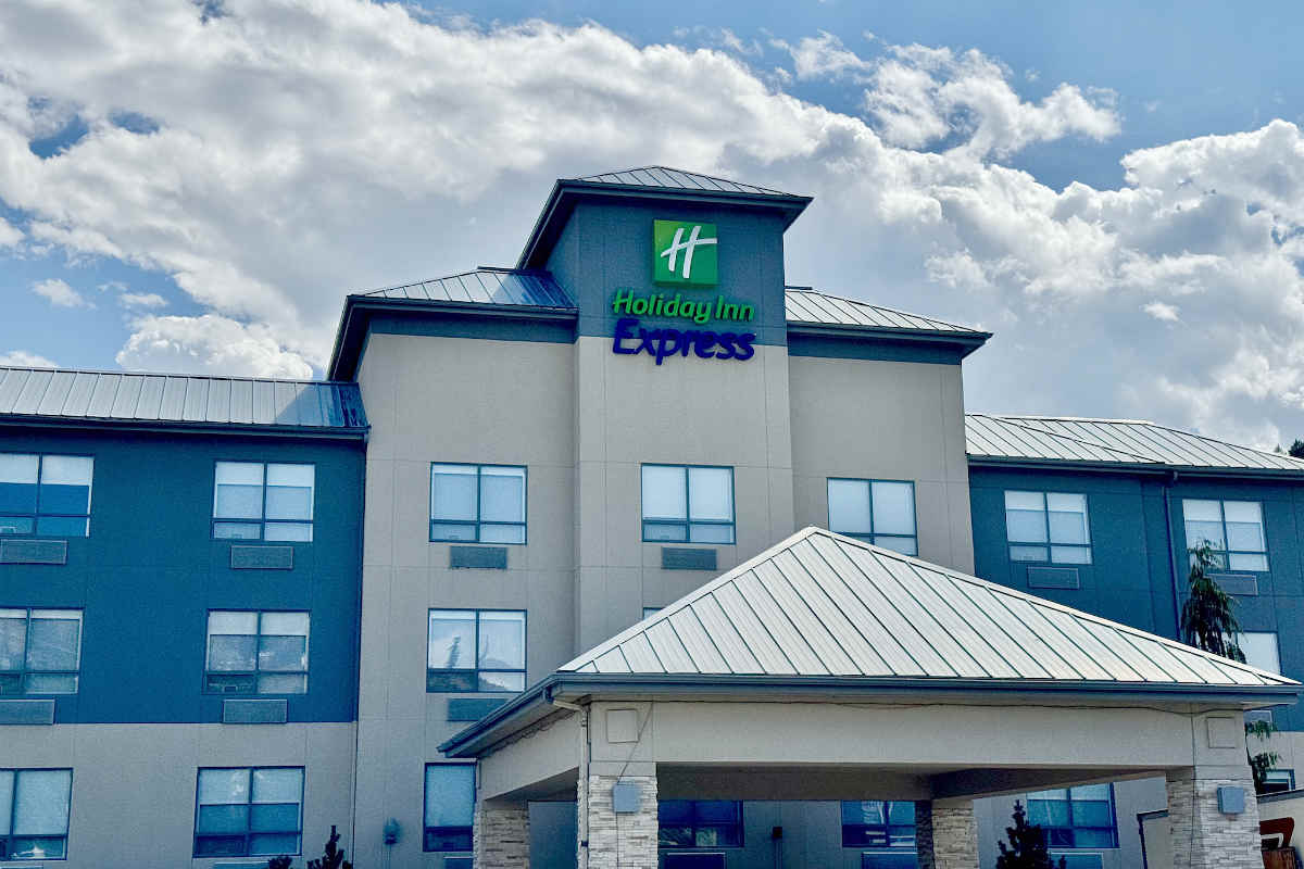 Outside View of the Holiday Inn Express & Suites, Kamloops BC