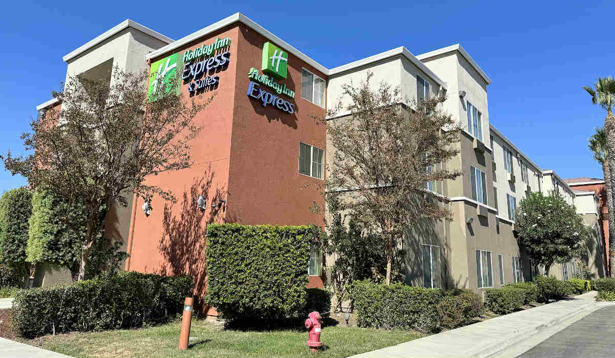 Holiday Inn Express Hot Tub Suite Hotel in Tracy CA