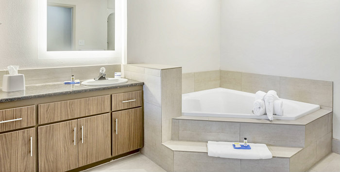 Master Bath with Jetted Tub at the Holiday Inn Express Green Mountain Dr in Branson MO