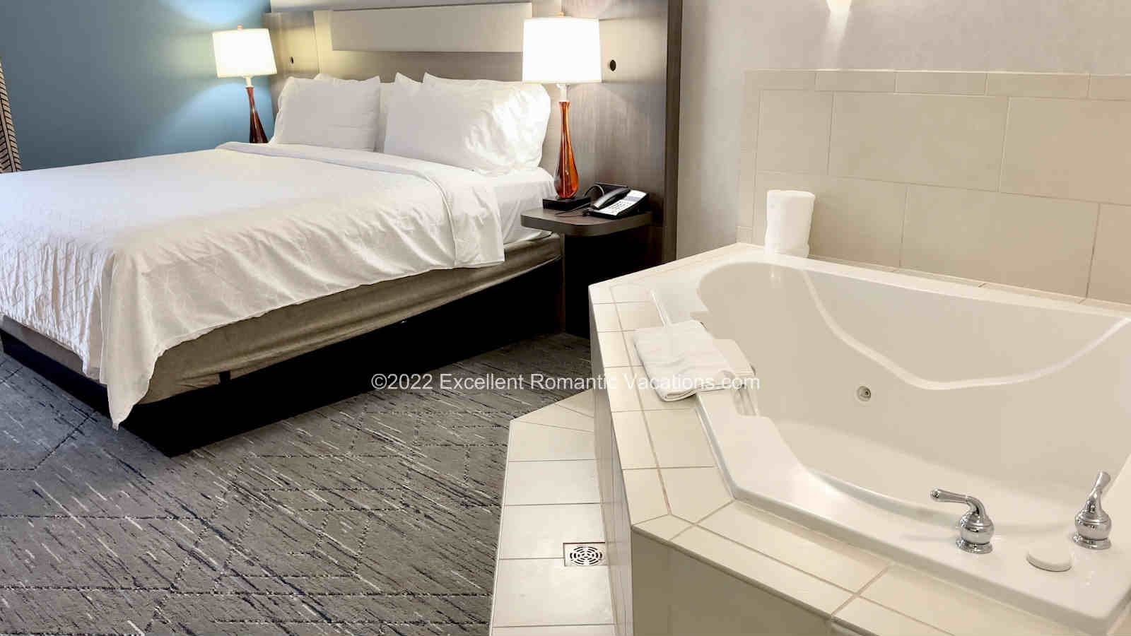 10 Best Las Vegas Hotels with In-Room Jacuzzi Tubs in 2023