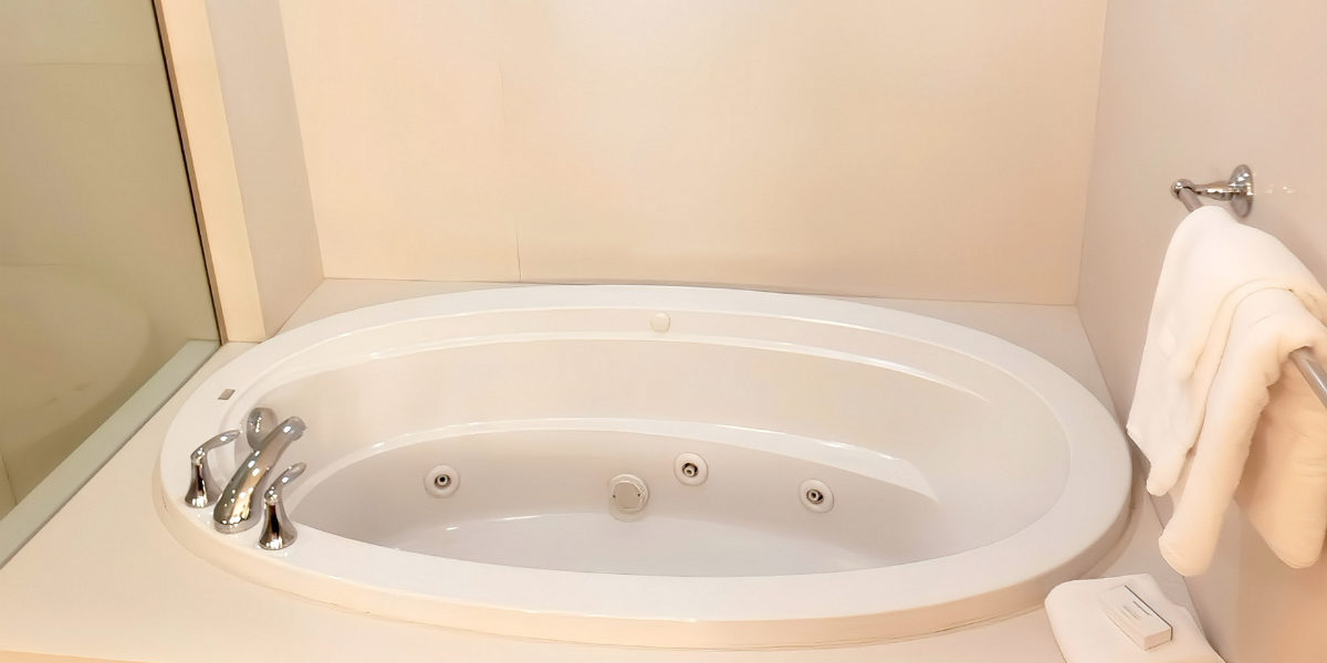 Whirlpool Suite Tub at Homewood Suites Phoenix Airport South