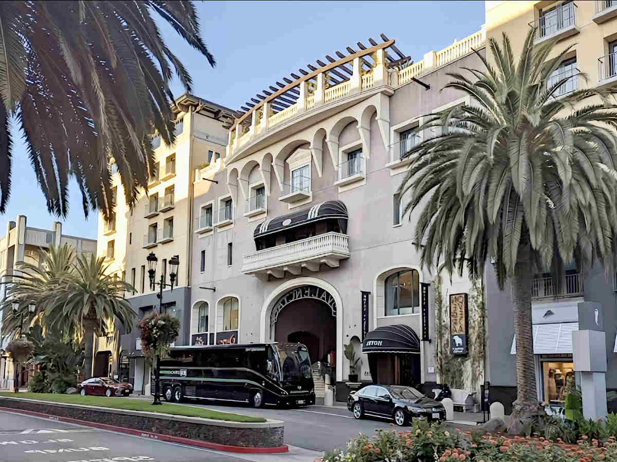 Photo of the front of the Hotel Valencia Santana Row, San Jose CA