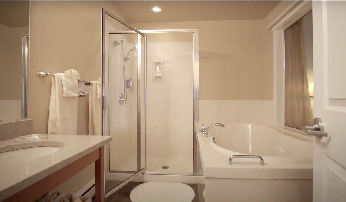 Oceanfront Whirlpool Suite in Sidney, BC