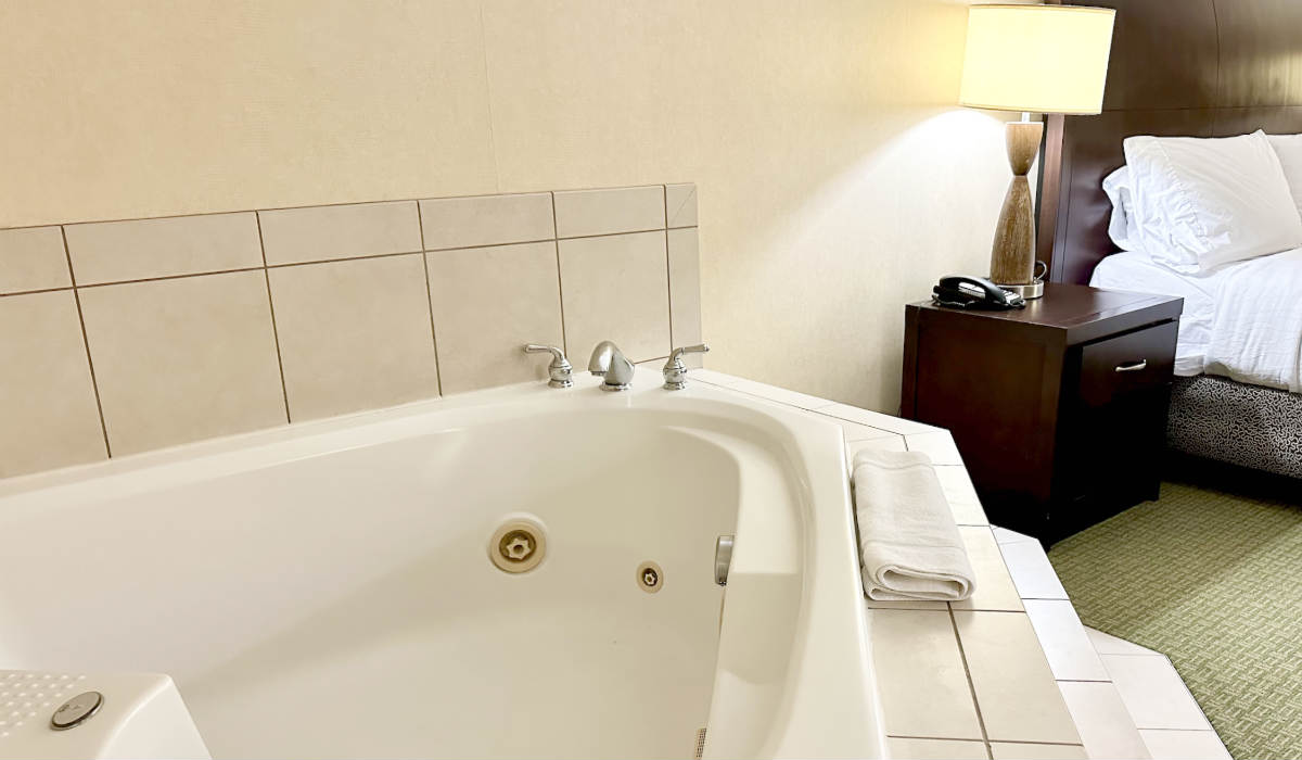 Baymont by Wyndham Indianapolis - The King Jacuzzi Suite at the Baymont Inn  and Suites Indianapolis | Oyster.com Hotel Photos