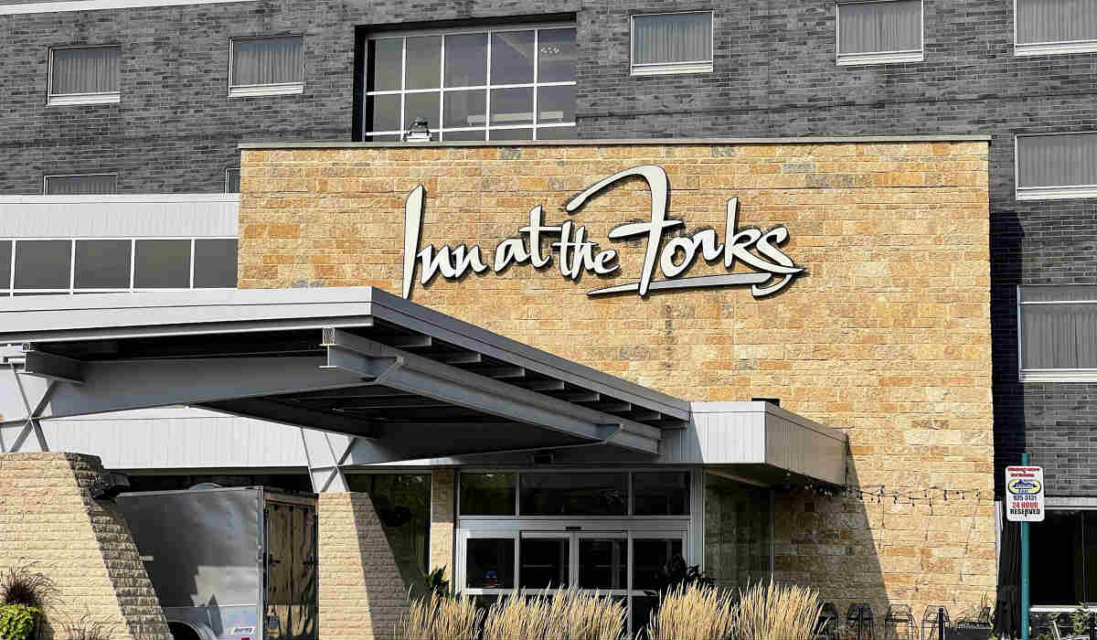 Front View of the Inn at the Forks in Winnipeg, MB.