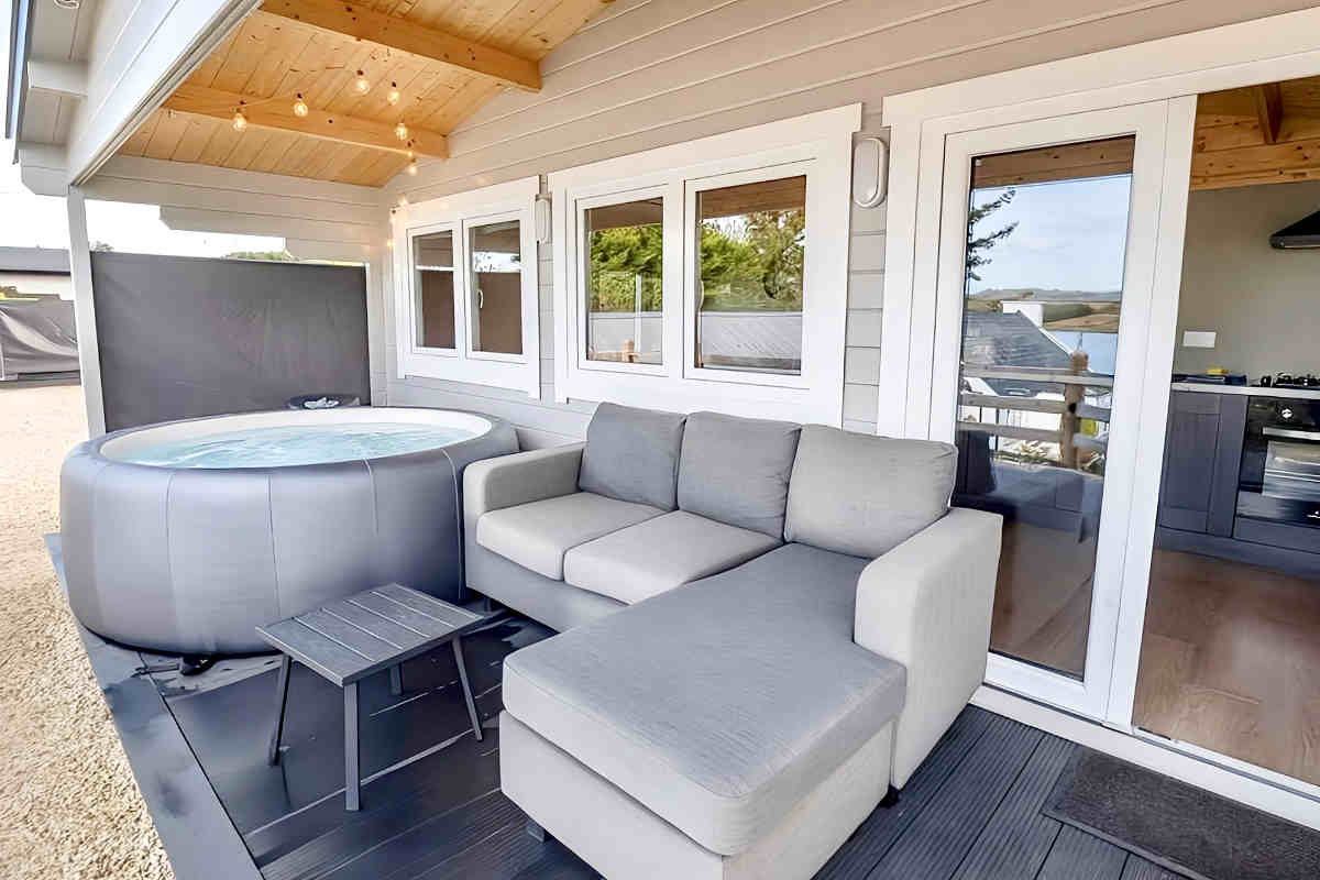 Front Porch with Private Hot Tub in a Log Cabin Near Letterkenny, Ireland