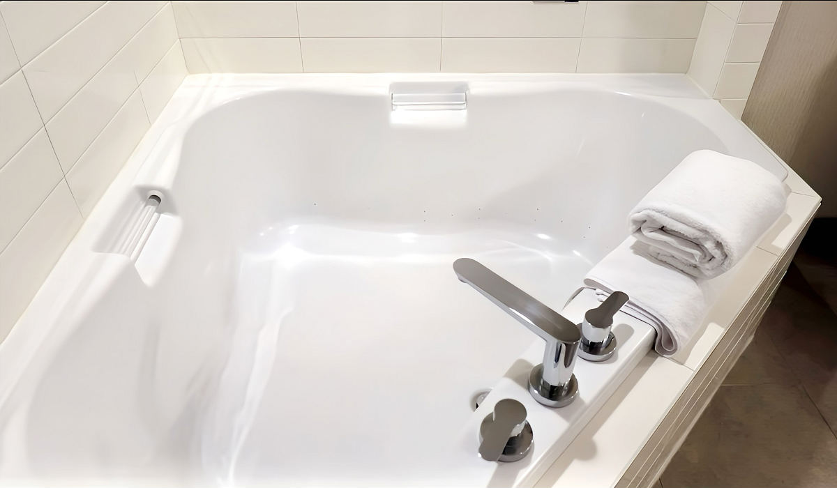 Jetted Tub in the Bathroom, Delta Grand Okanagan Resort, Kelowna BC