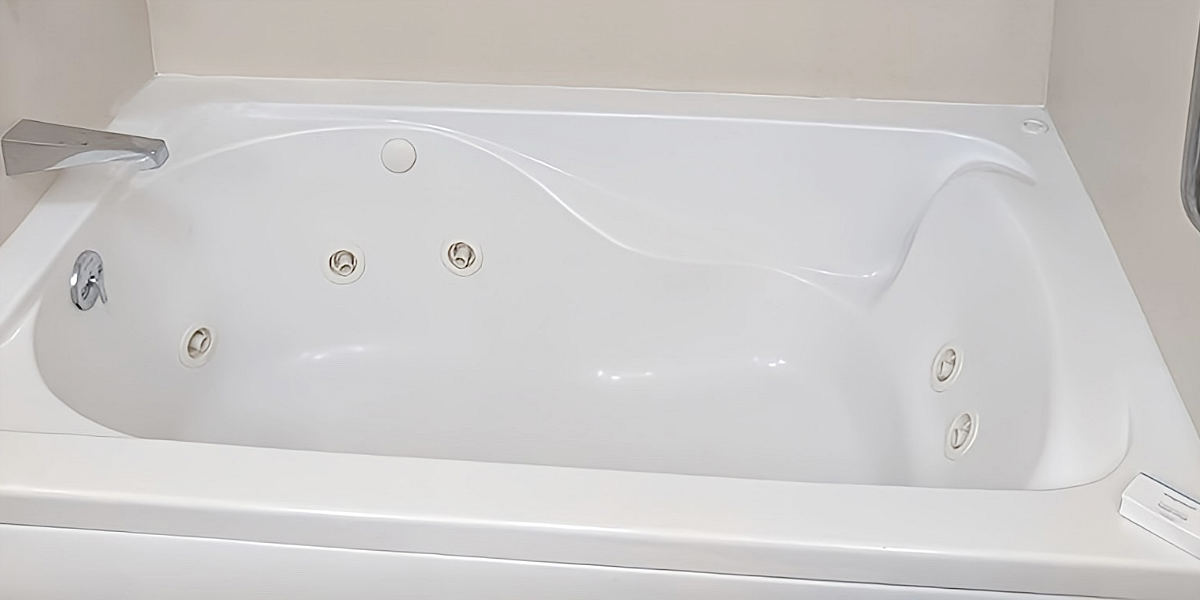 Whirlpool Suite Tub, Hilton Garden Inn, Secaucus/Meadowlands, New Jersey