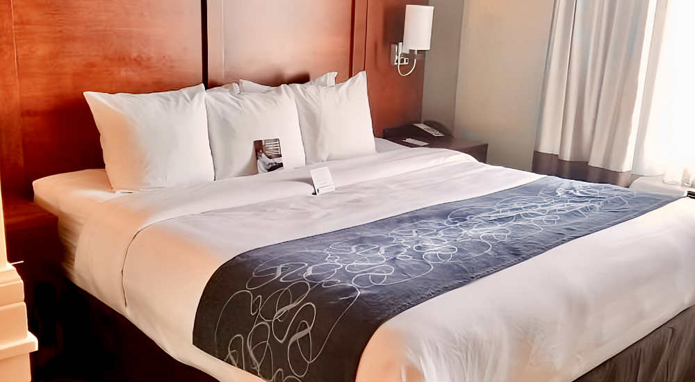 King Bed Suite, Comfort Suites Dodge City