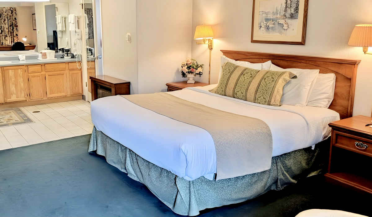 King Bed at Garden Inn & Suites, Fresno CA