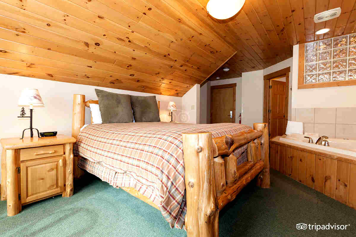 hotels in red wing mn with jacuzzi in room