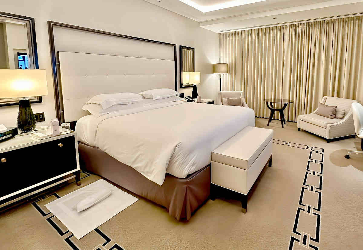 Romantic Deluxe King Room at the Langham Chicago Hotel.