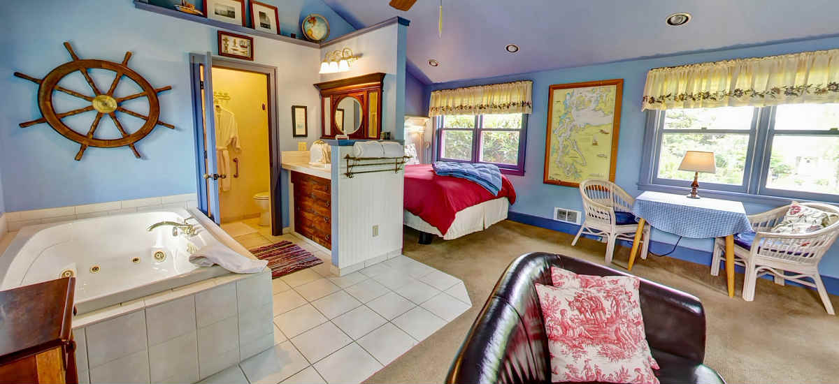 Langley Country Cottage Romantic Spa Tub Suite on Whidby Island, Washington State.
