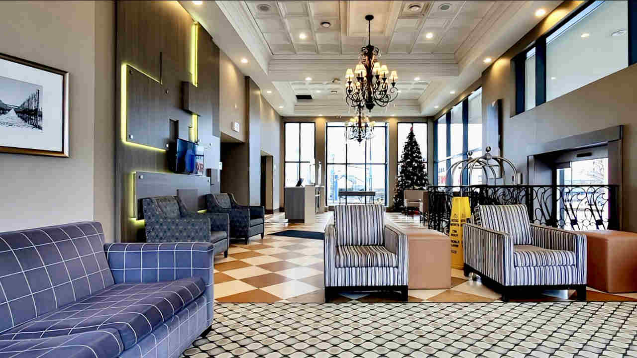 Lobby at Comfort Inn Fallsview, Niagara Falls ON