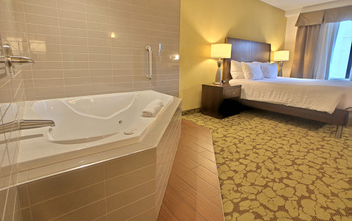 Hotel Hot Tub Suites - Private In-Room Jetted Spa Tub Suites Near You