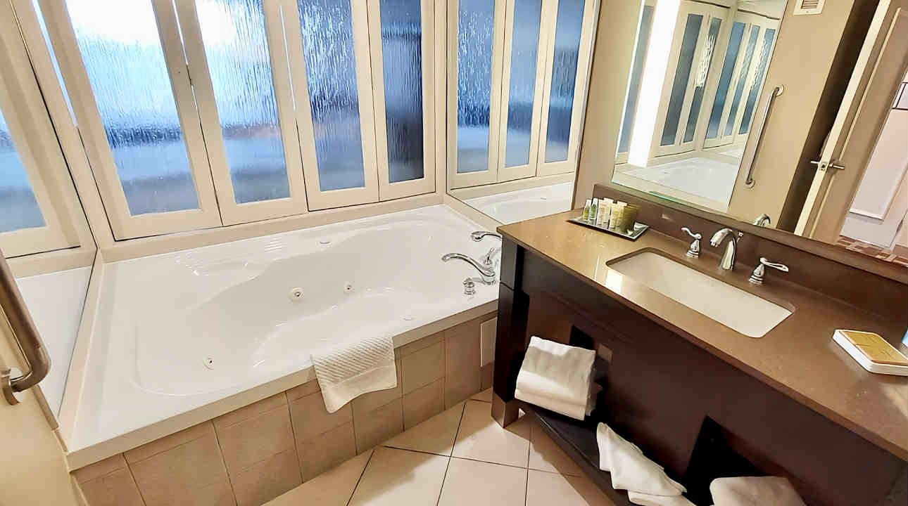 Luxurious Spa Tub Suite at the Hilton Niagara Falls Fallsview Hotel