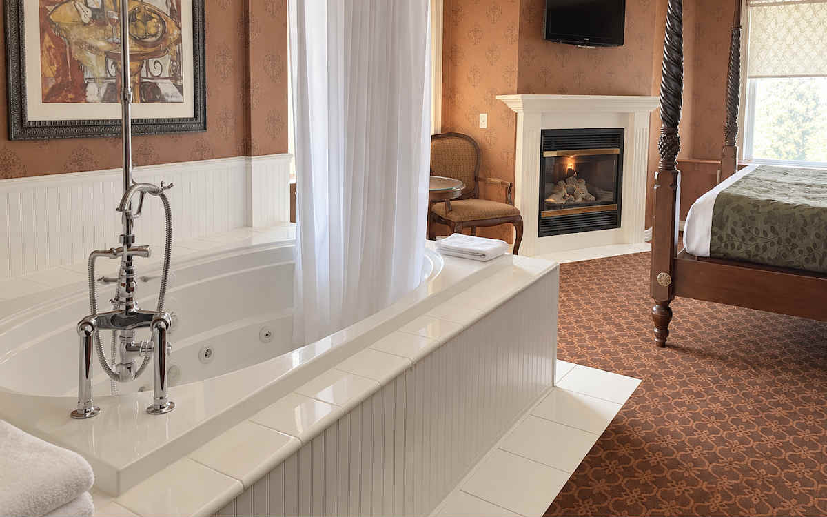 Luxury Suite with Private In-Room Jetted Tub and Fireplace at Canyons Boutique Hotel in Utah