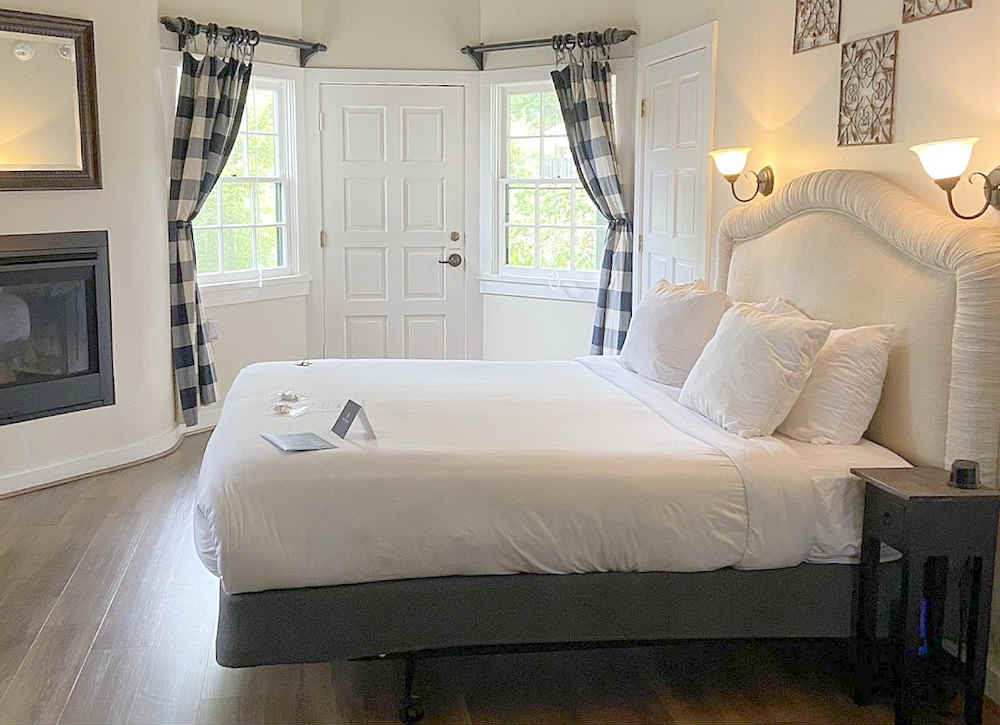 Room at the Maison Fleurie Inn, Yountville CA