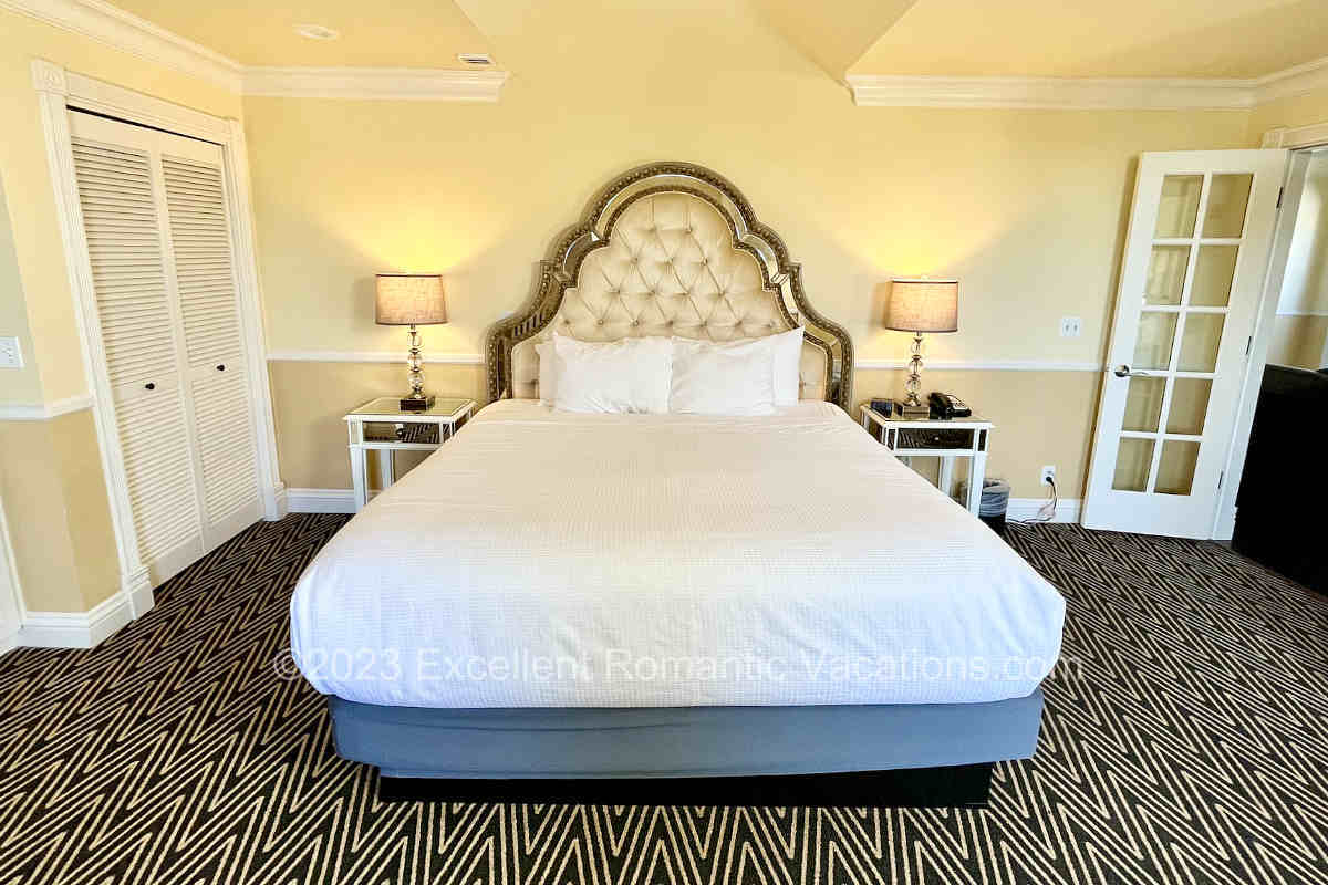 King Bed inside Majestic Inn Whirlpool Suite in Anacortes, WA