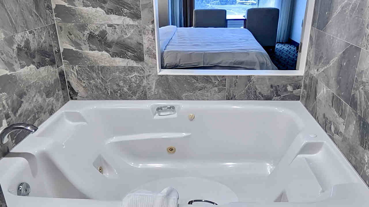 Updated Whirlpool Suite at Marriott Niagara Falls Fallsview Hotel.
