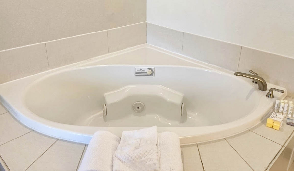Private Jetted Spa Tub at the Springhill Suites Detroit Auburn Hills