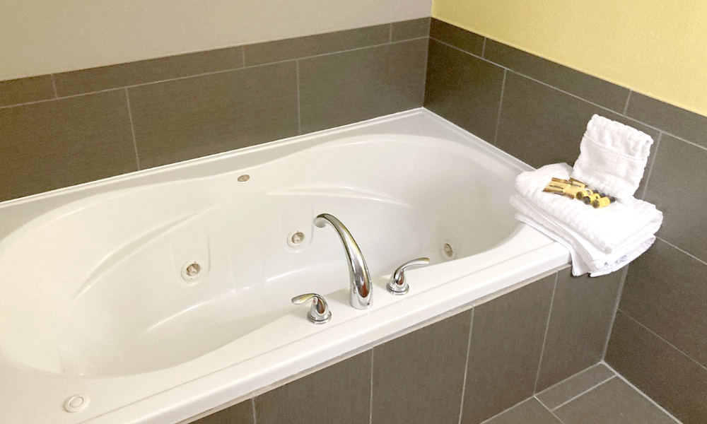 Midwest City Oklahoma Whirlpool Suite at the Best Western Plus.