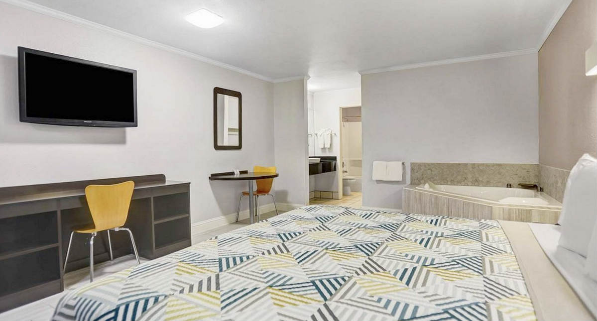 Newly Refreshed Whirlpool Suite at the Motel 6 in Lodi, CA.