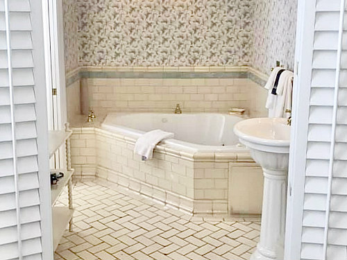 Napa Inn, CA - Room with Spa Tub