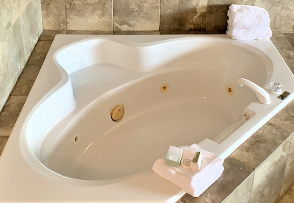 New Orleans Hot Tub Suites Hampton, Hotels With Big Bathtubs Houston