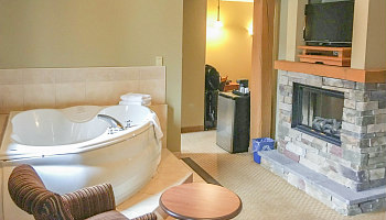 Murray Premises Jetted Tub Suite
