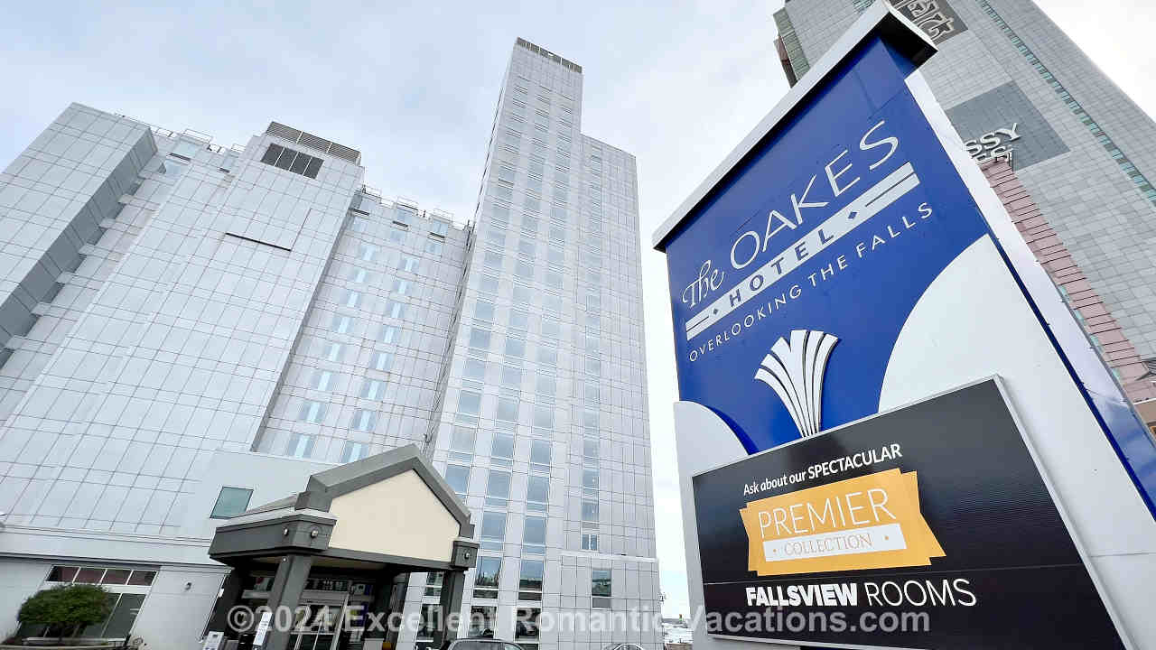 The Oakes Hotel Overlooking the Falls in Niagara Falls, Ontario