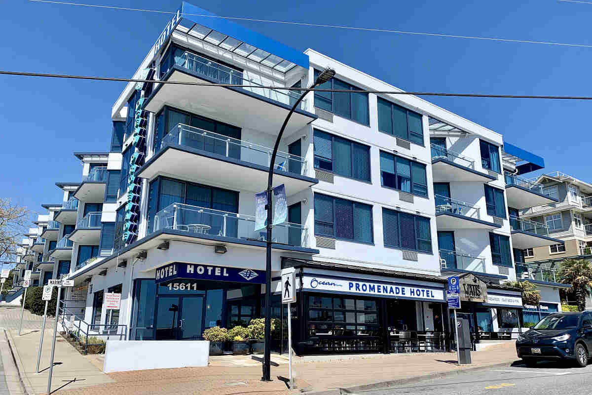 Romantic Waterfront Hotel in White Rock, BC