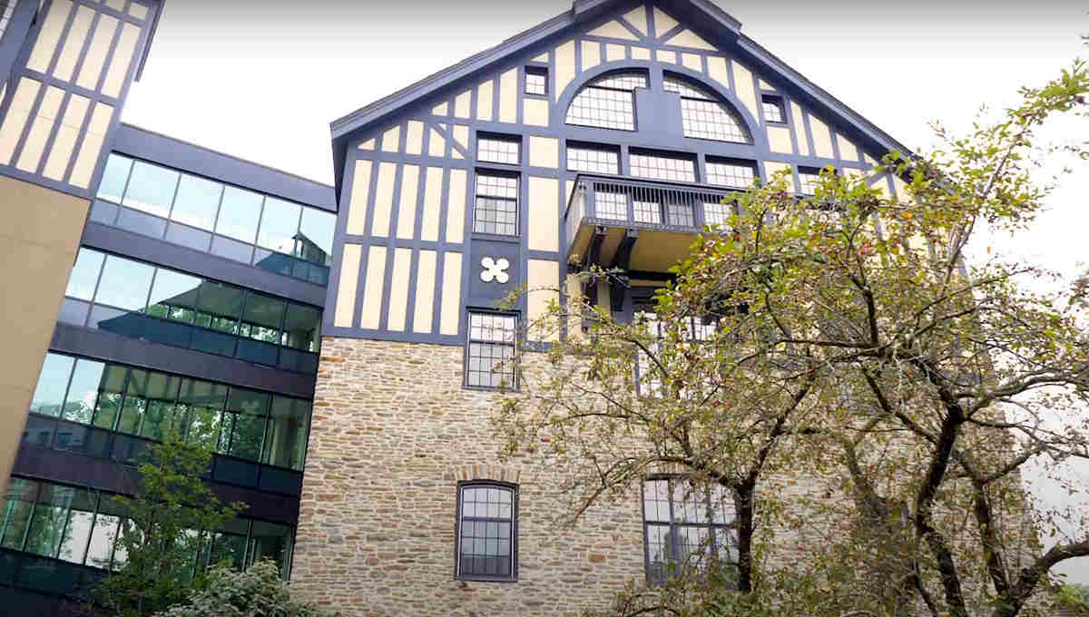 The Old Mill Hotel in Toronto is a Favorite Hot Tub Suite Destination for Honeymooners