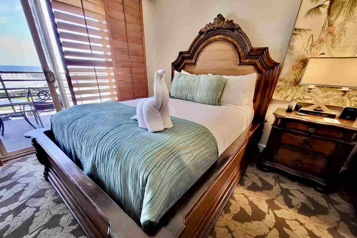 Beautiful Suite with Ocean View at Pacific Terrace Hotel, San Diego