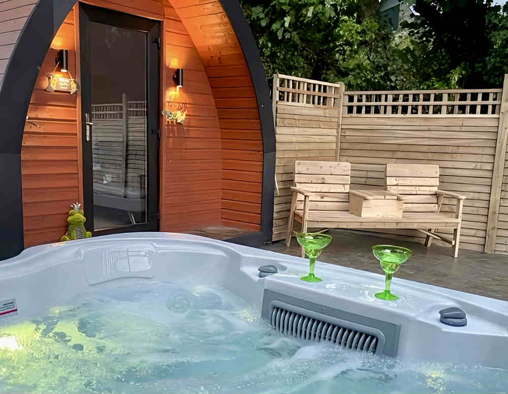 Superb Private Outdoor Hot Tub Big Enough for 4 People at Paddock Pod B&B, County Donegal, Ireland